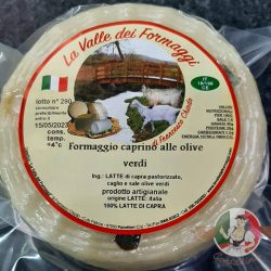 Formaggio Caprino alle Olive Verdi - ser kozi z dodatkiem zielonych oliwek