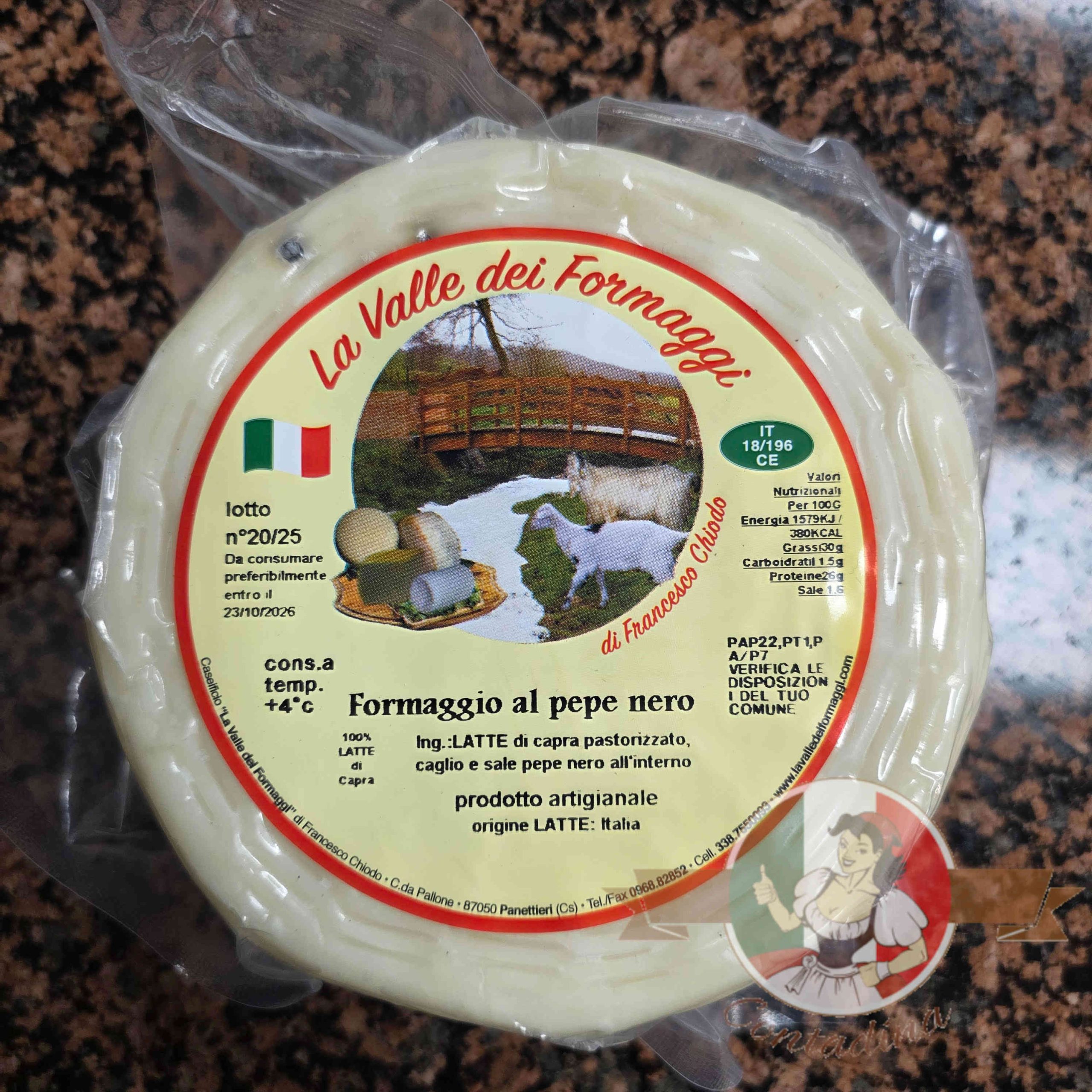 Formaggio Caprino al Pepe Nero - ser kozi z dodatkiem czarnego pieprzu